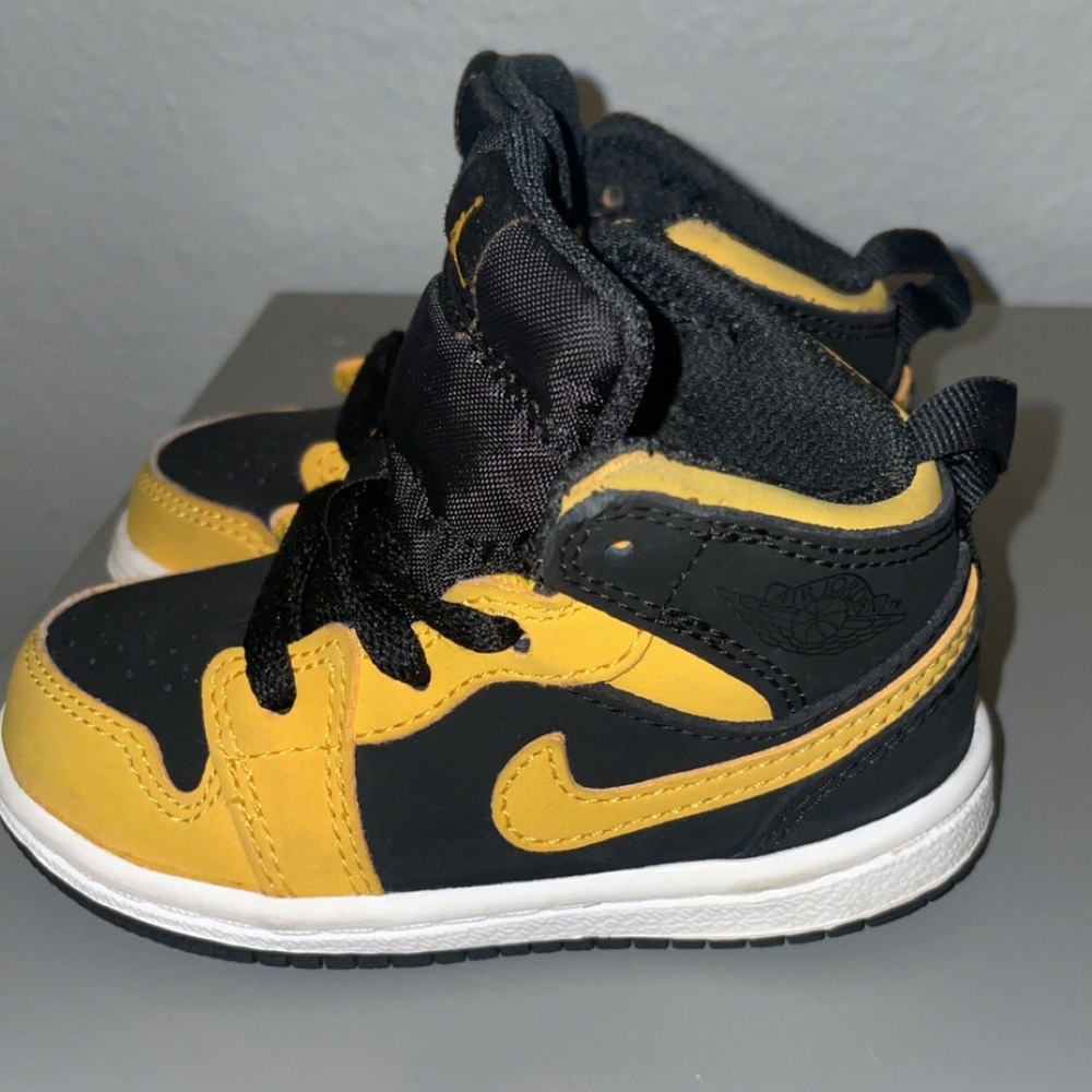 Nike air Jordan toddler size 5c